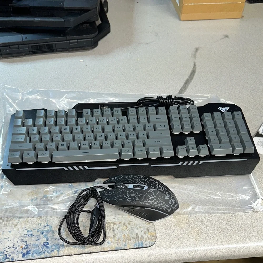 (017) Aula Wired Mechanical-Style Gaming Keyboard & Matching Mouse - Gray/Black